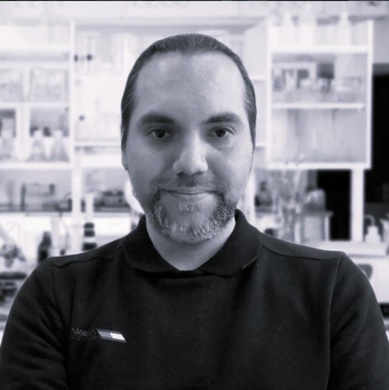 Dr. Max Martínez